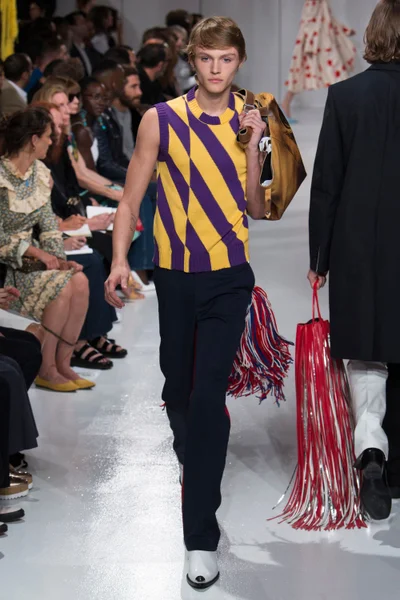 Look 57